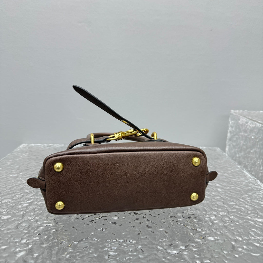 ＭＩ ＭＵ AVENTURE MINI NAPPA LEATHER BAG BRIARWOOD