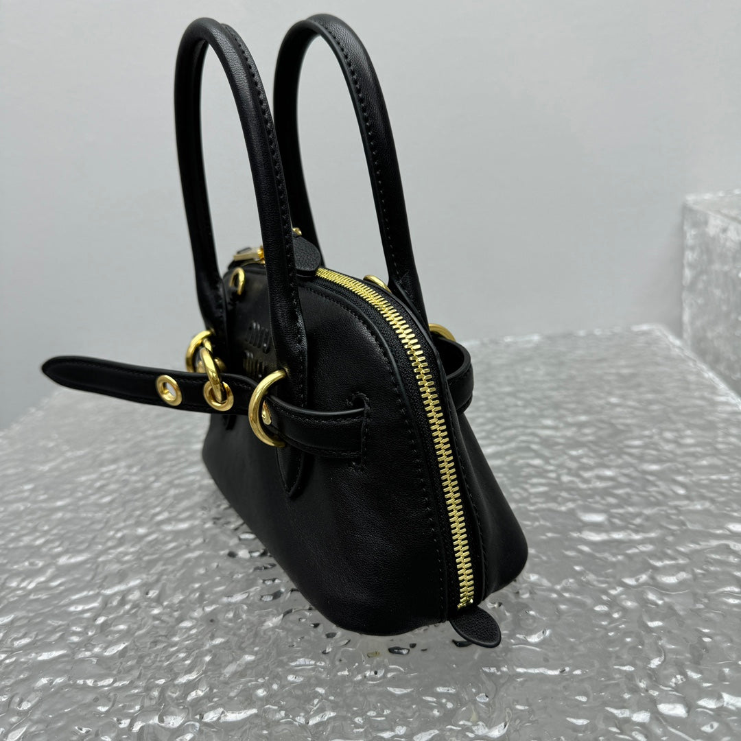 ＭＩ ＭＵ AVENTURE MINI NAPPA LEATHER BAG BLACK