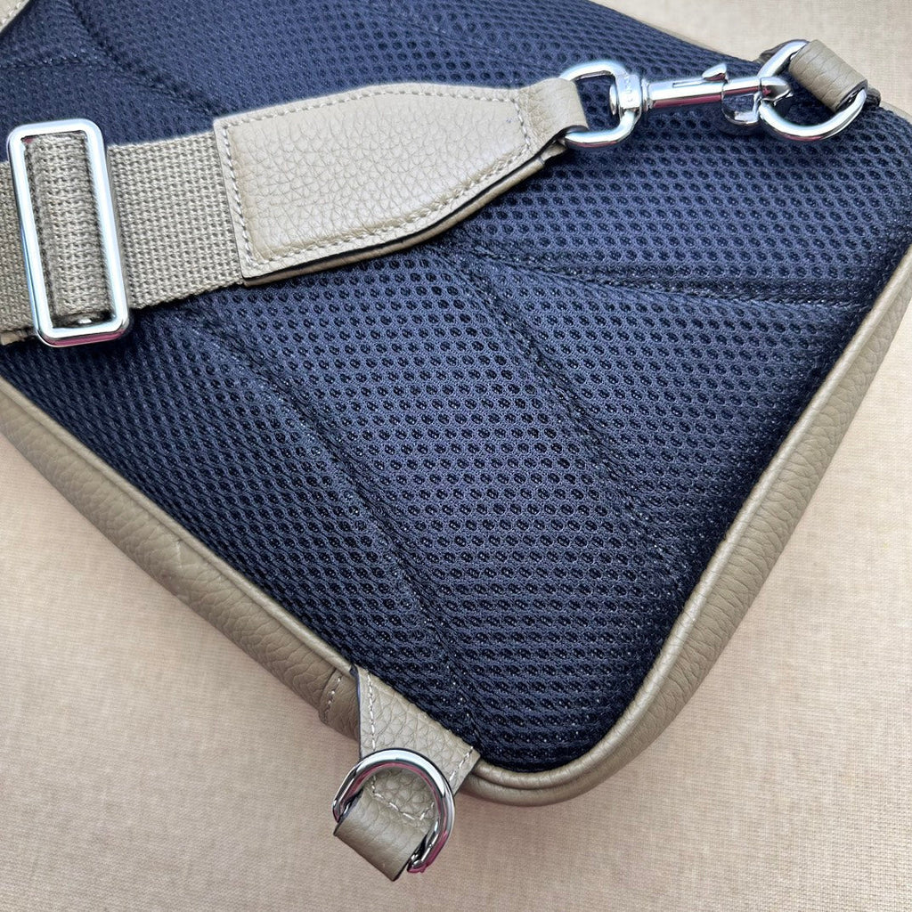 ＧＣＣＩGG JUMBO SMALL SLINGBAG BEGIE