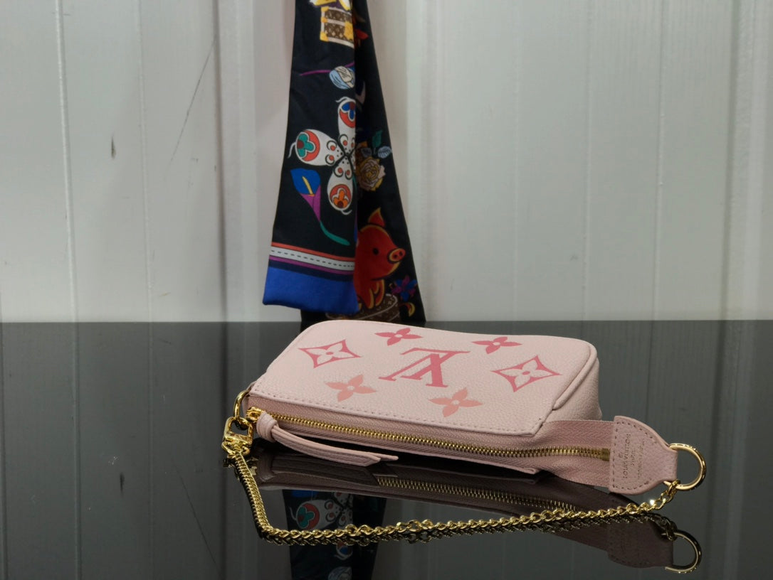ＬＳ ＶＴＴＯＮ MINI POCHETTE ACCESSOIRES