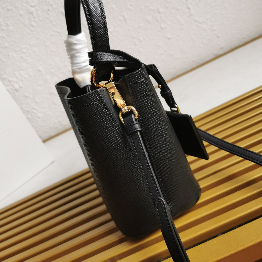 ＰＲＤＡ SMALL SAFFIANO LEATHER PRDA PANIER BAG BLACK