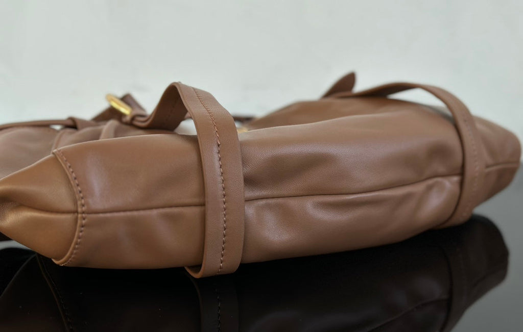 ＭＩ ＭＵ JOIE NAPPA LEATHER BAG OAK