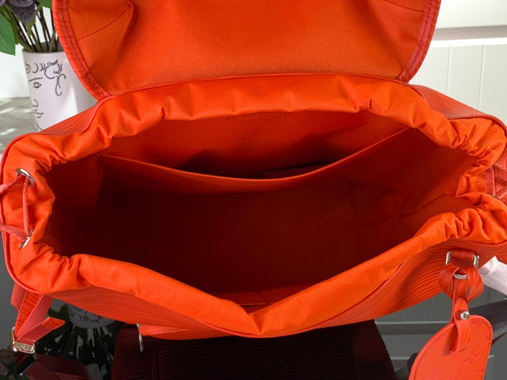 ＬＳ ＶＴＴＯＮ MONTSOURIS BACKPACK RED