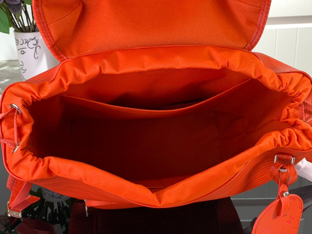 ＬＳ ＶＴＴＯＮ MONTSOURIS BACKPACK RED