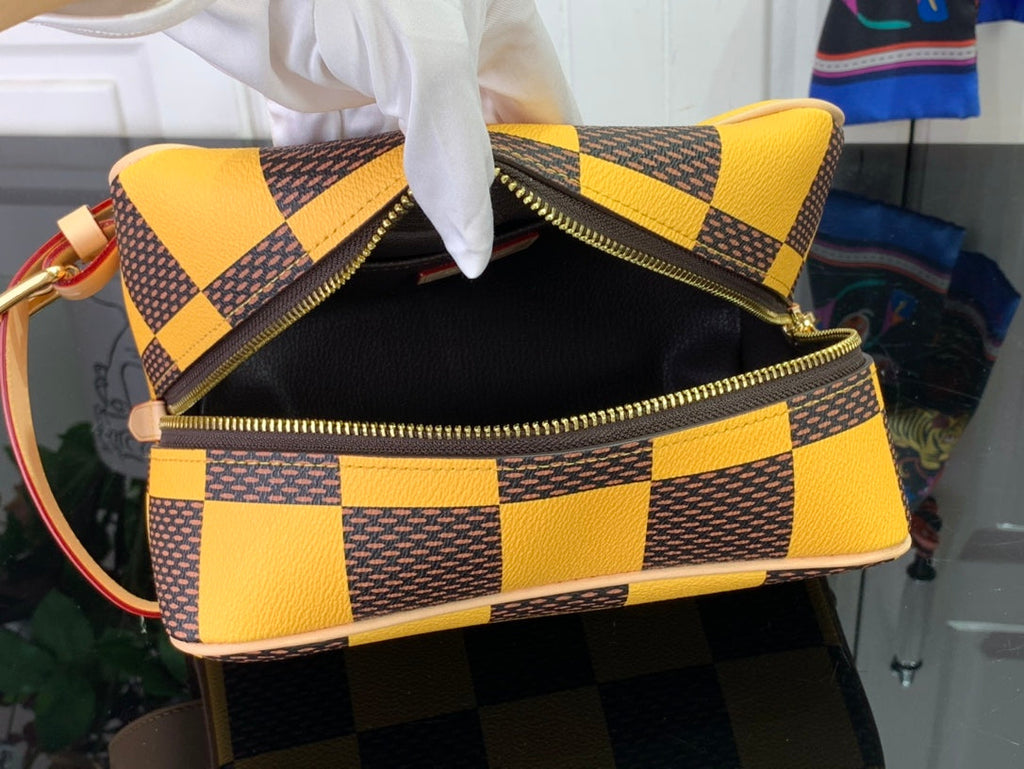ＬＳ ＶＴＴＯＮ LOCKER DOPP KIT