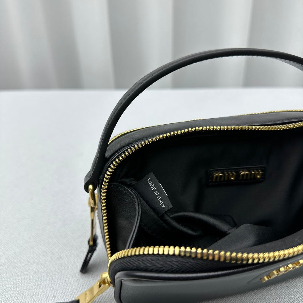 ＭＩ ＭＵ ARCADIE LEATHER BAG BLACK
