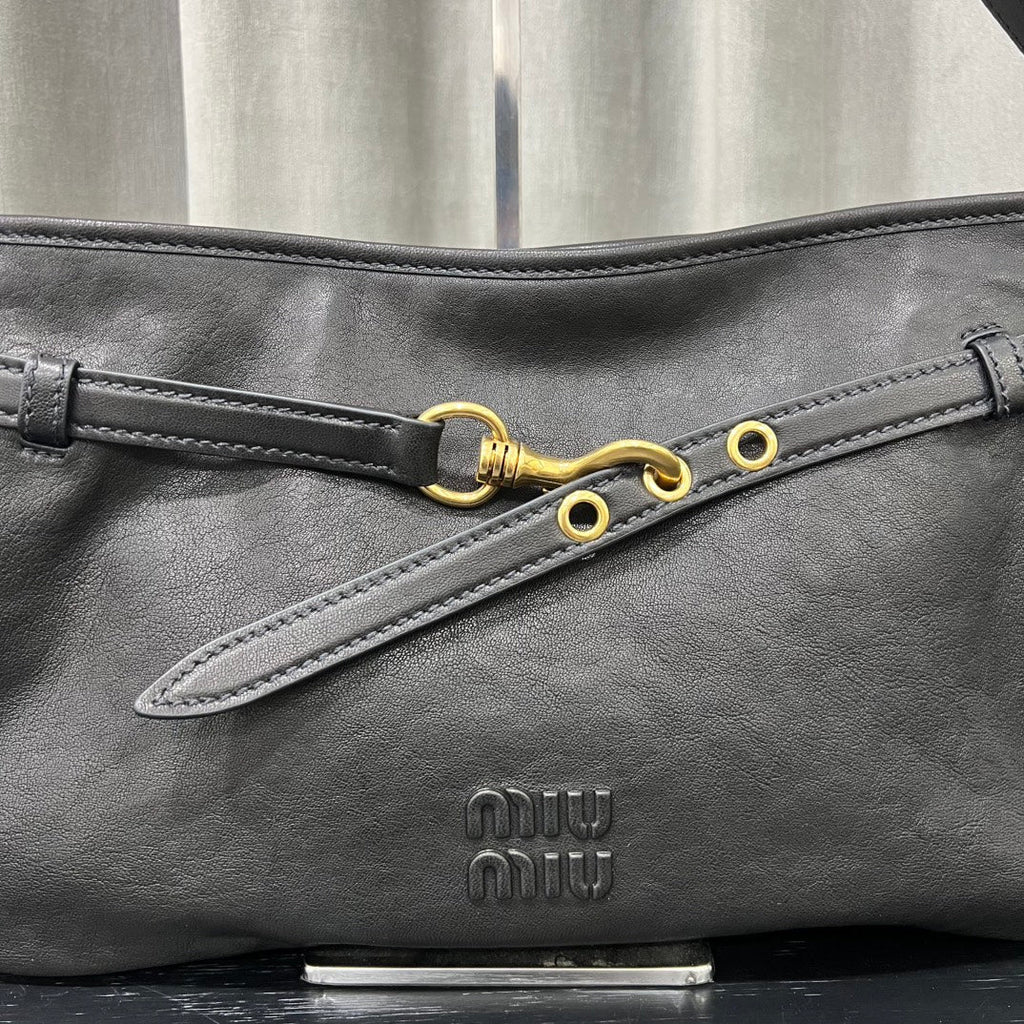 ＭＩ ＭＵ AVENTURE NAPPA LEATHER BAG