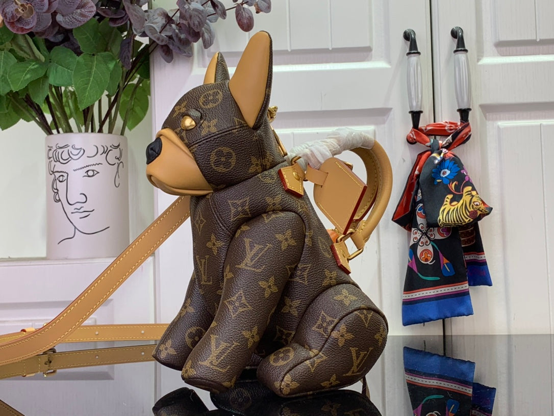 ＬＳ ＶＴＴＯＮ POOCH BAG MONOGRAM