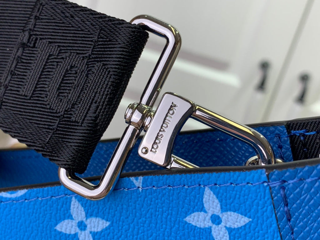 ＬＳ ＶＴＴＯＮ GASTON WEARABLE WALLET BLUE