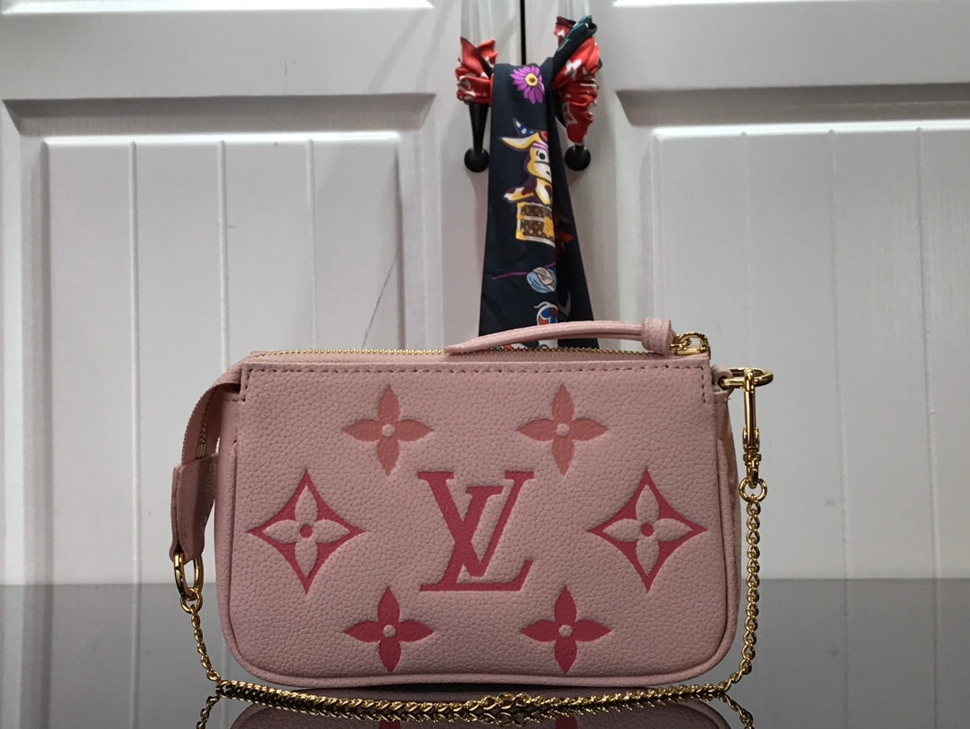ＬＳ ＶＴＴＯＮ MINI POCHETTE ACCESSOIRES