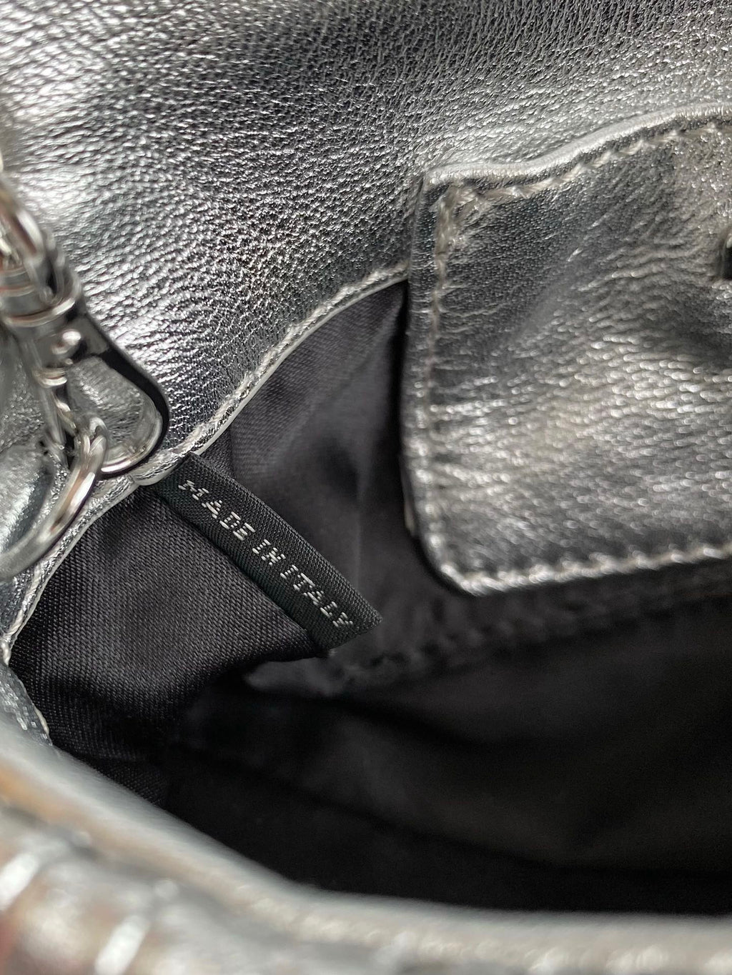 ＭＩ ＭＵ MATELASSÉ NAPPA LEATHER MINI-BAG SILVER