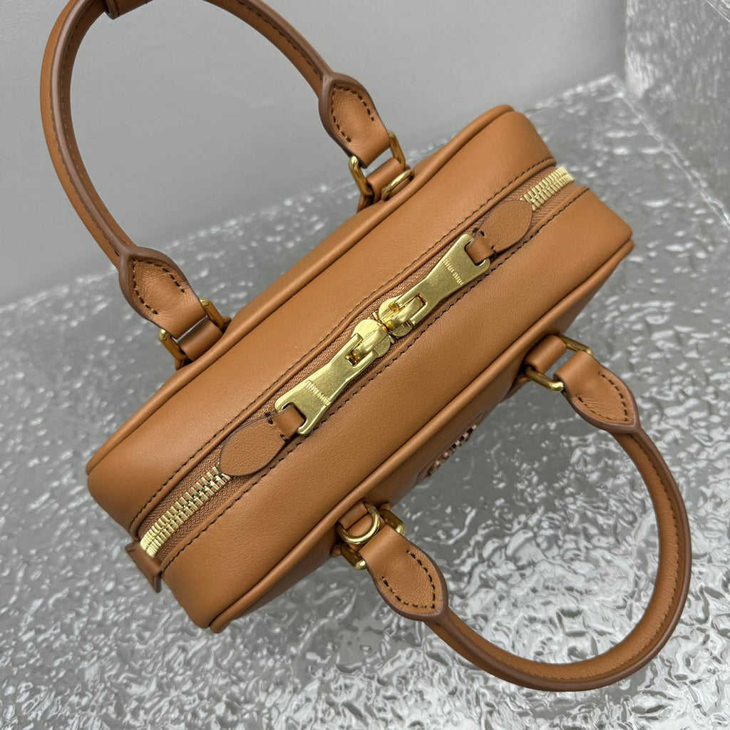 ＭＩ ＭＵ ARCADIE LEATHER BAG COGNAC