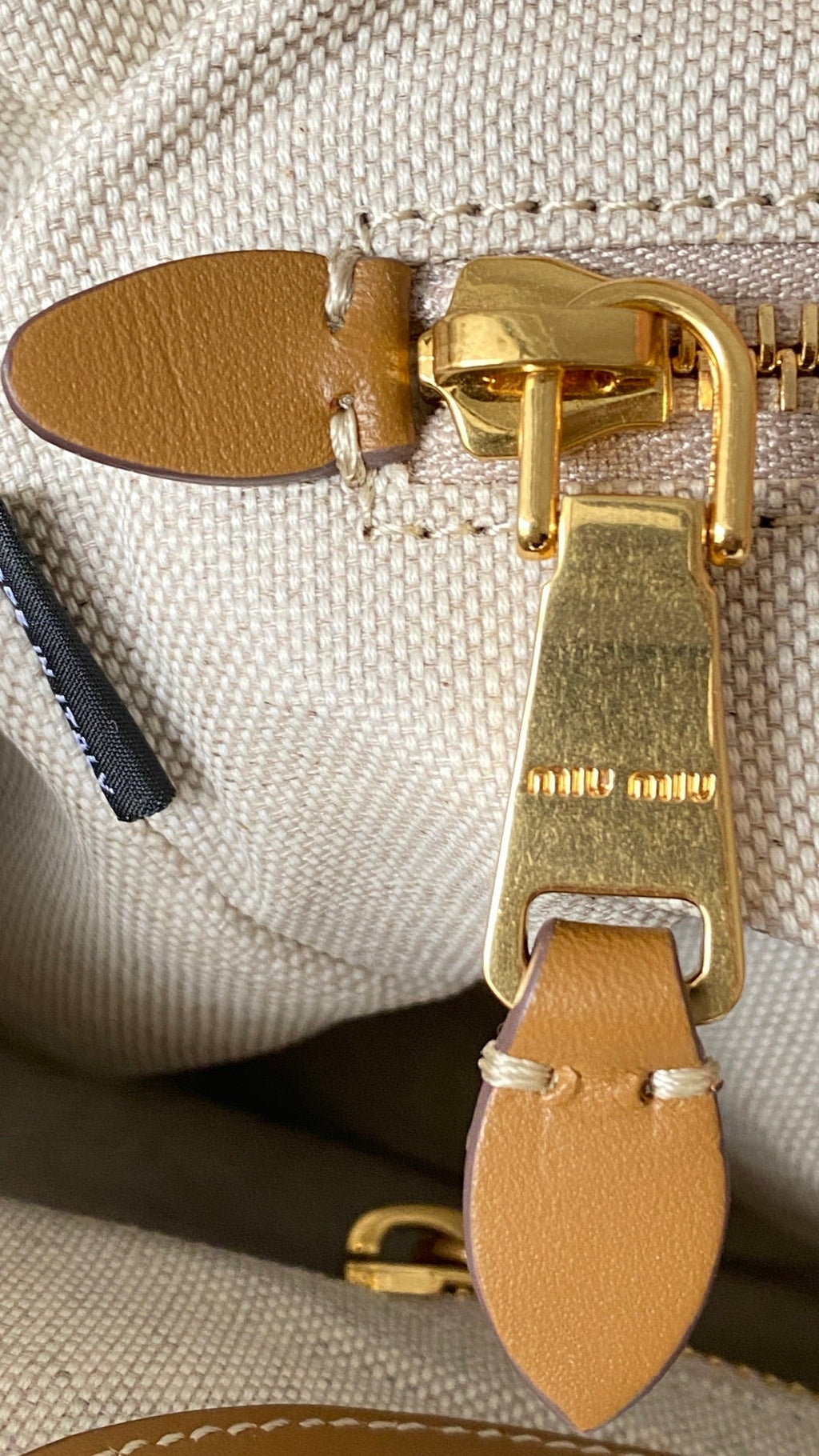 ＭＩ ＭＵ IVY LEATHER BAG COGNAC