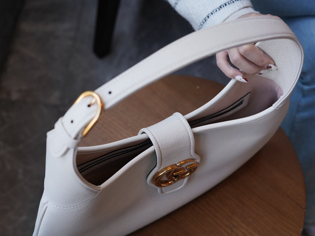 ＧＣＣＩAPHRODITE MEDIUM SHOULDER BAG WHITE