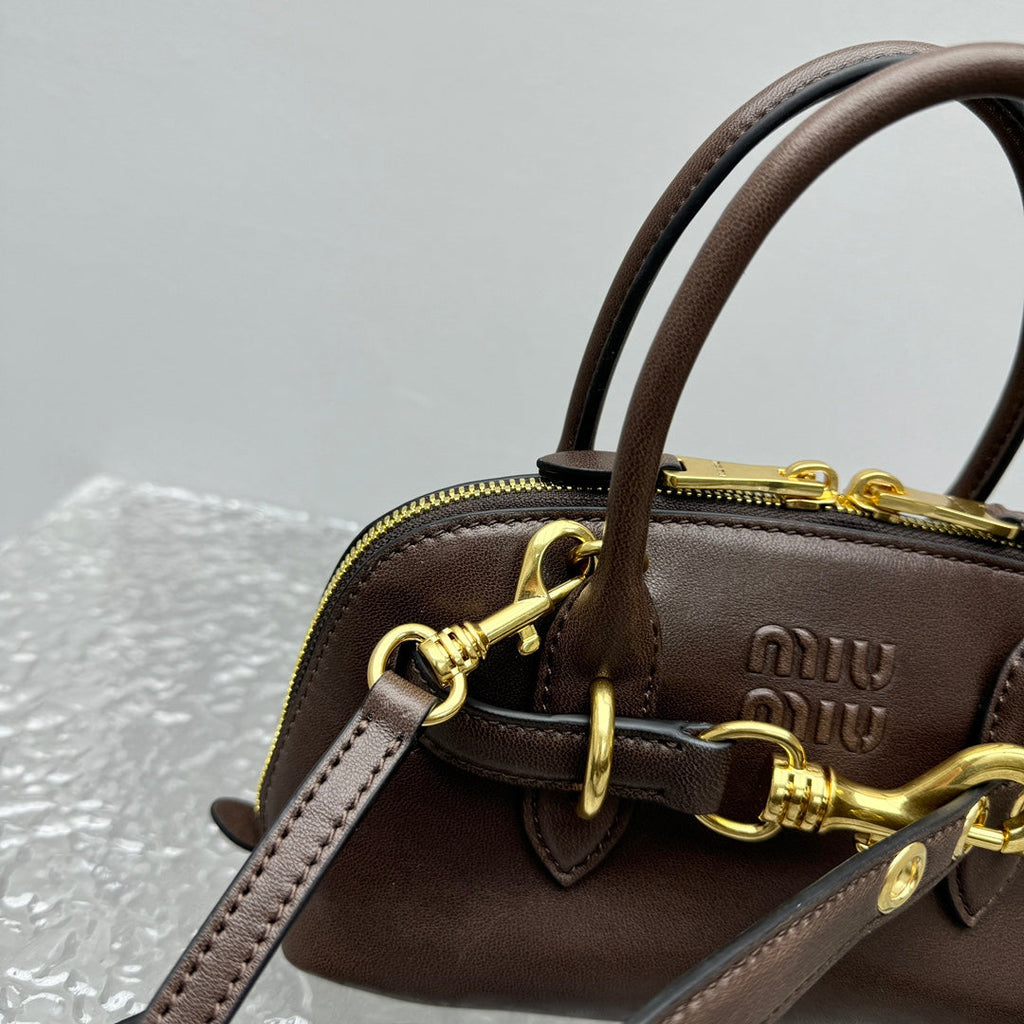 ＭＩ ＭＵ AVENTURE MINI NAPPA LEATHER BAG BRIARWOOD