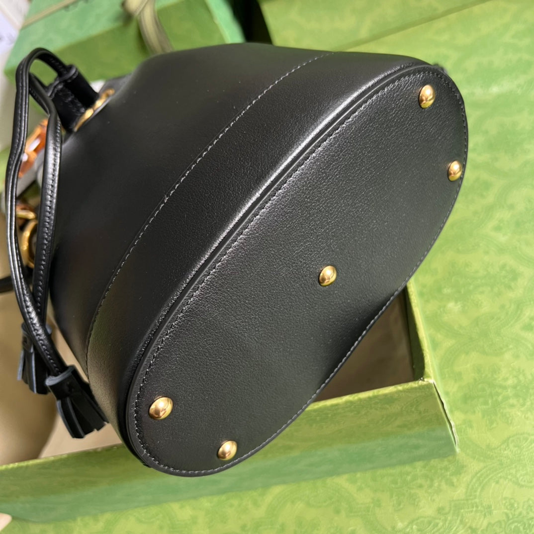 ＧＣＣＩDIANA MINI BUCKET BAG BLACK