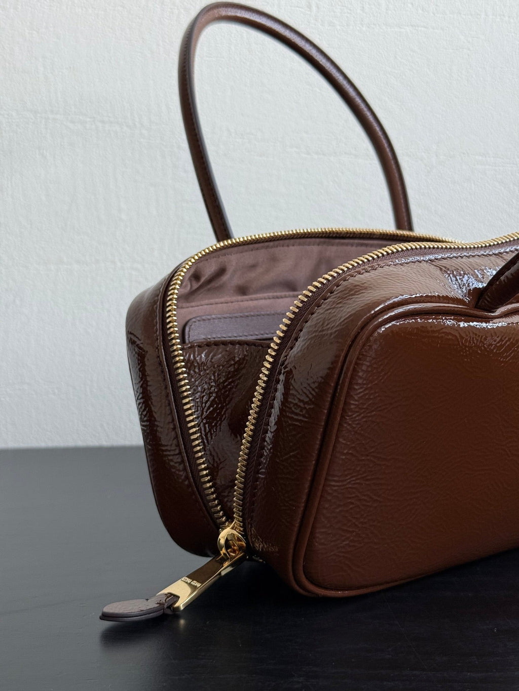 ＭＩ ＭＵ MATELASSÉ LEATHER TOTE BAG