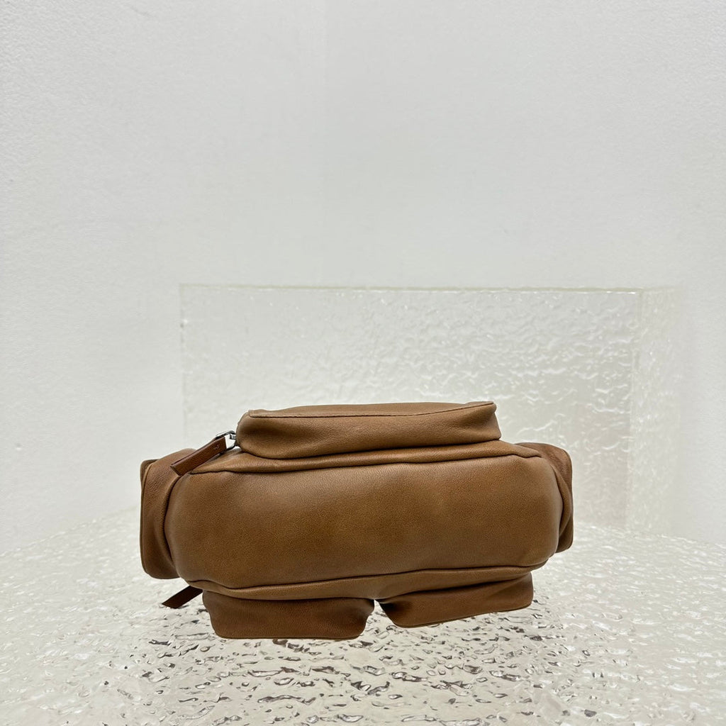 ＭＩ ＭＵ NAPPA LEATHER POCKET BAG OAK