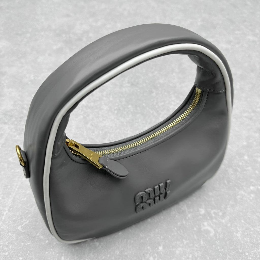 ＭＩ ＭＵ MATELASSÉ LEATHER CROSSBODY BAG GRAY