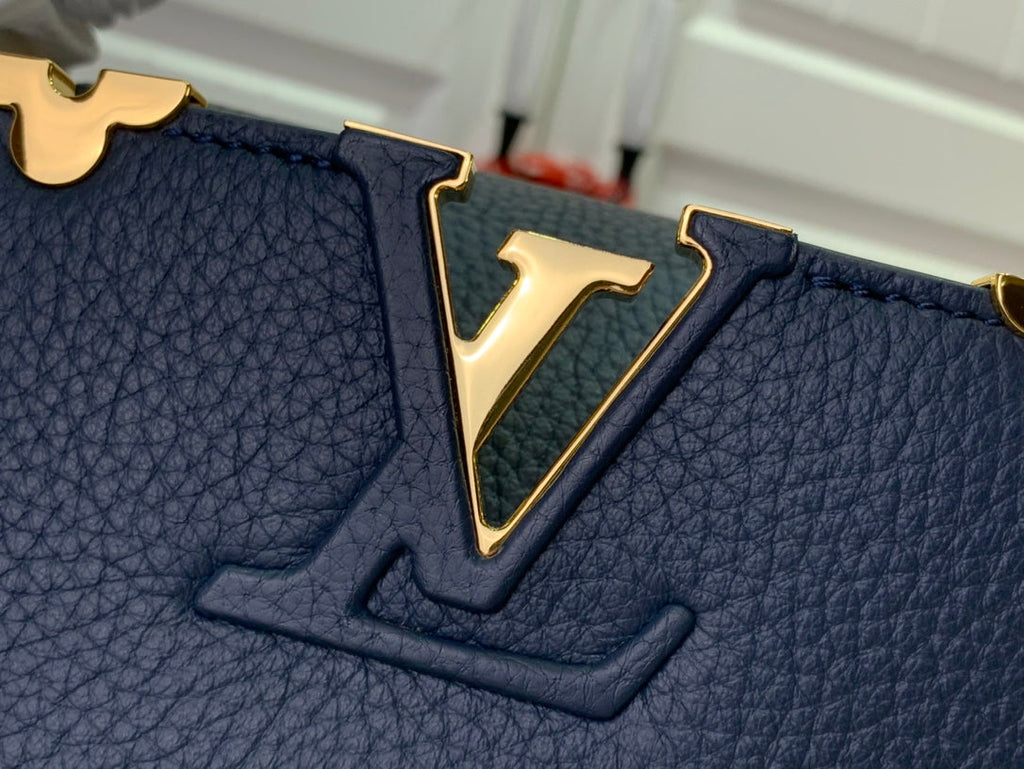 ＬＳ ＶＴＴＯＮ CAPUCINES MM BAG