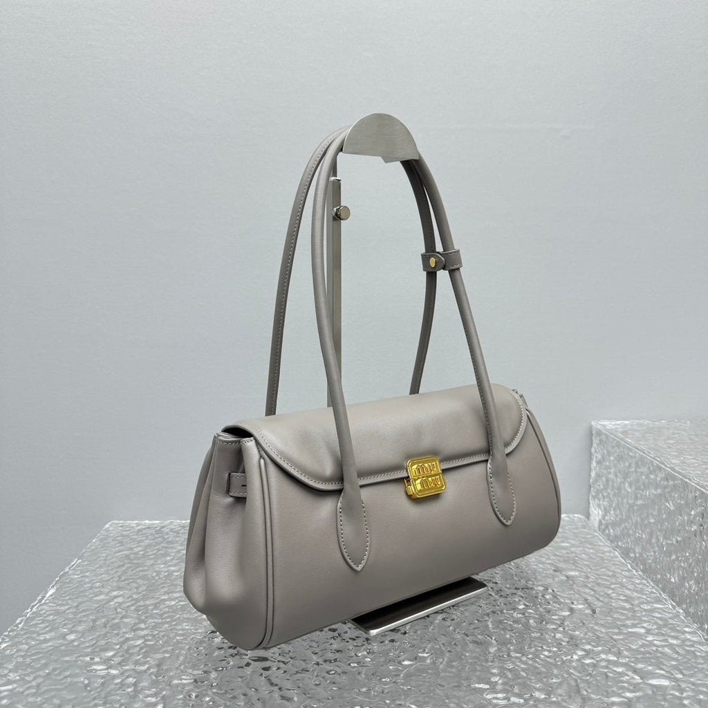 ＭＩ ＭＵ  LEATHER SHOULDER BAG CLAY GREY
