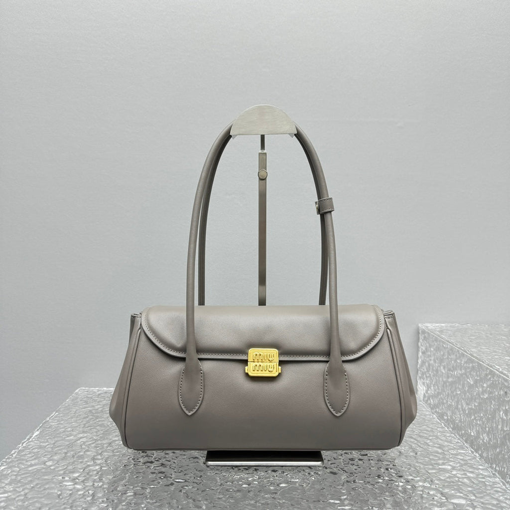 ＭＩ ＭＵ  LEATHER SHOULDER BAG CLAY GREY