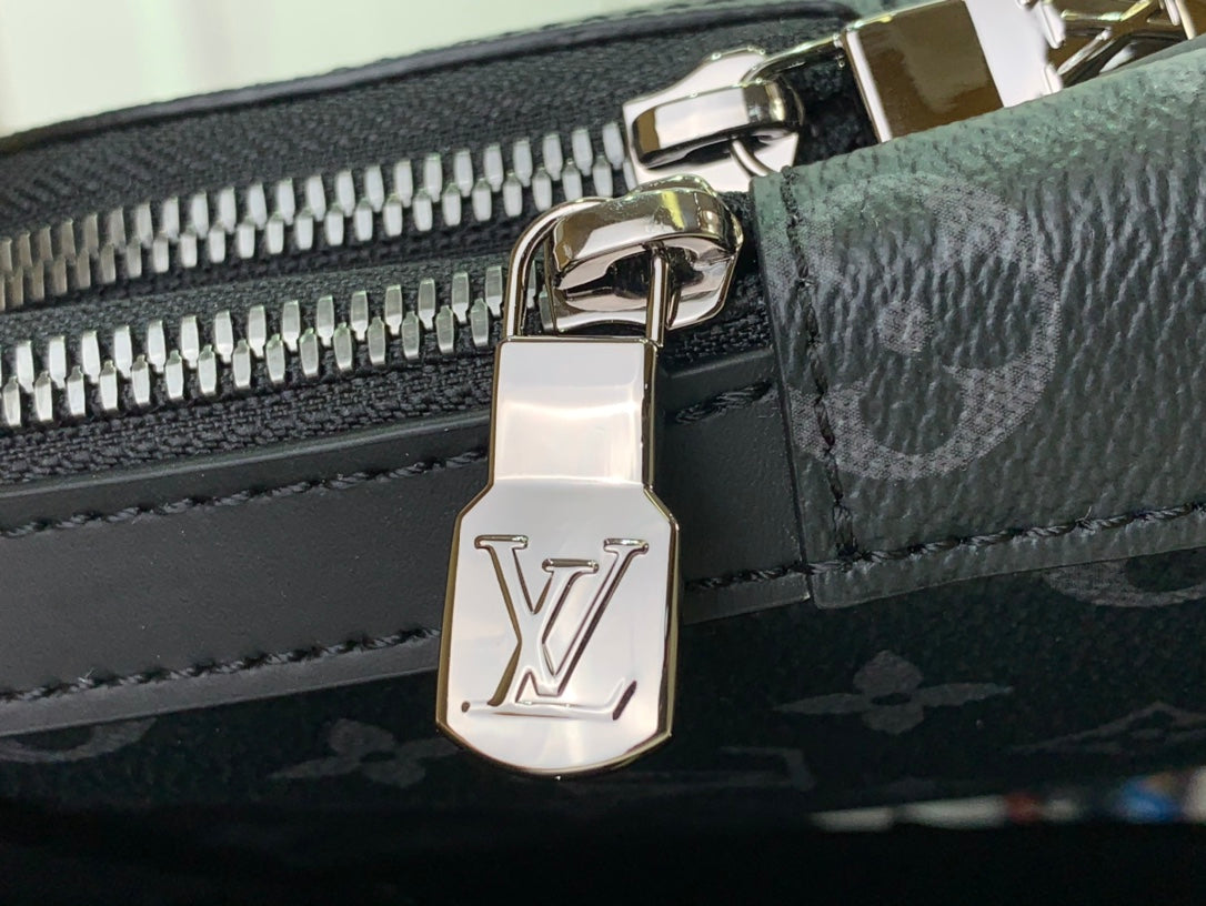 ＬＳ ＶＴＴＯＮ AVENUE SLINGBAG PM