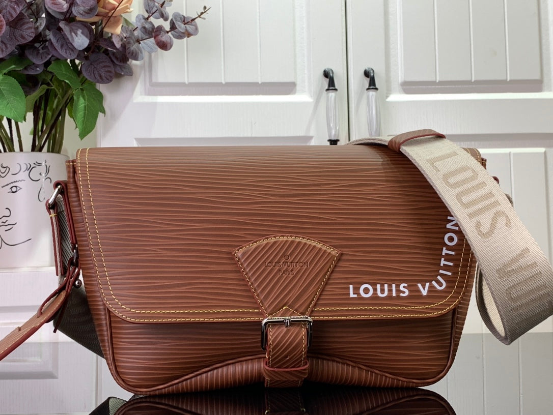ＬＳ ＶＴＴＯＮ MONTSOURIS MESSENGER BROWN