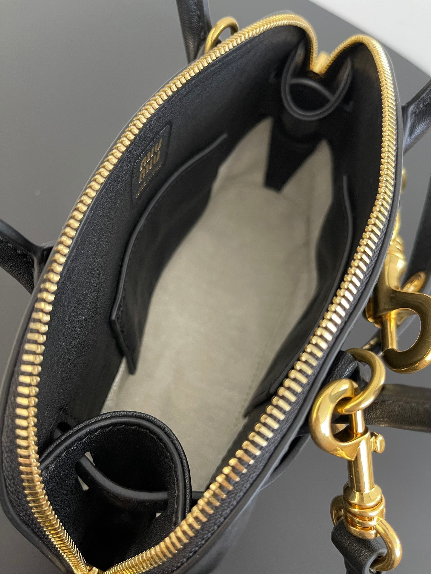 ＭＩ ＭＵ AVENTURE MINI NAPPA LEATHER BAG BLACK