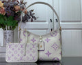 ＬＳ ＶＴＴＯＮ CARRYALL PM SKY BLUE/PURPLE