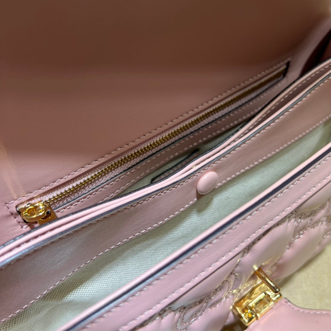 ＧＣＣＩGG MATELASSE BAG PINK