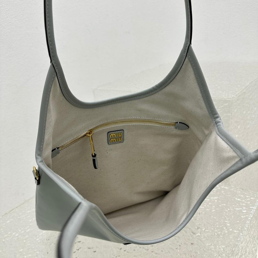 ＭＩ ＭＵ IVY LEATHER BAG CORNFLOWER