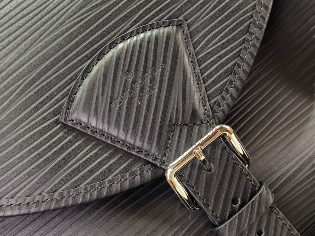 ＬＳ ＶＴＴＯＮ MONTSOURIS BACKPACK BLACK
