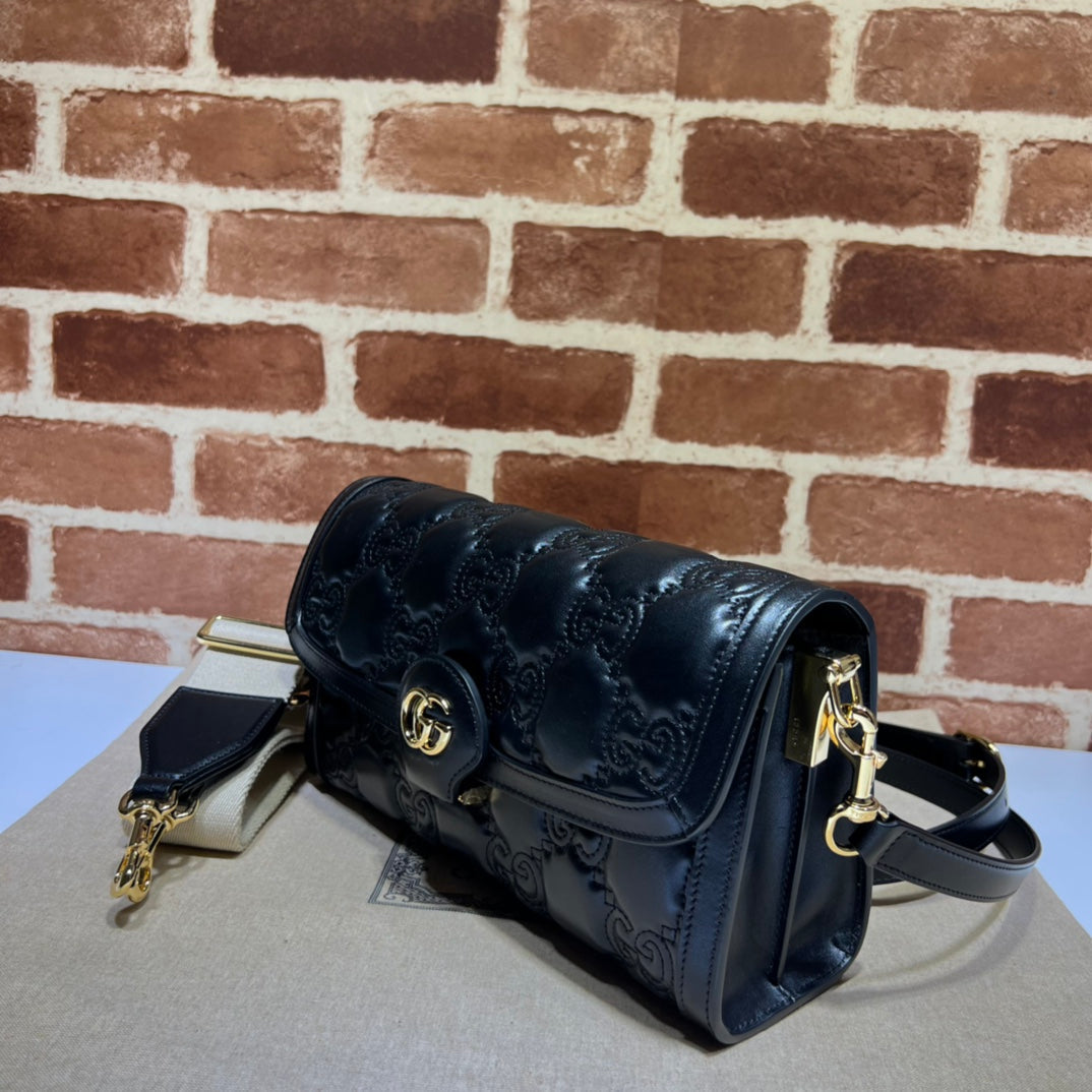 ＧＣＣＩGG MATELASSE BAG BLACK