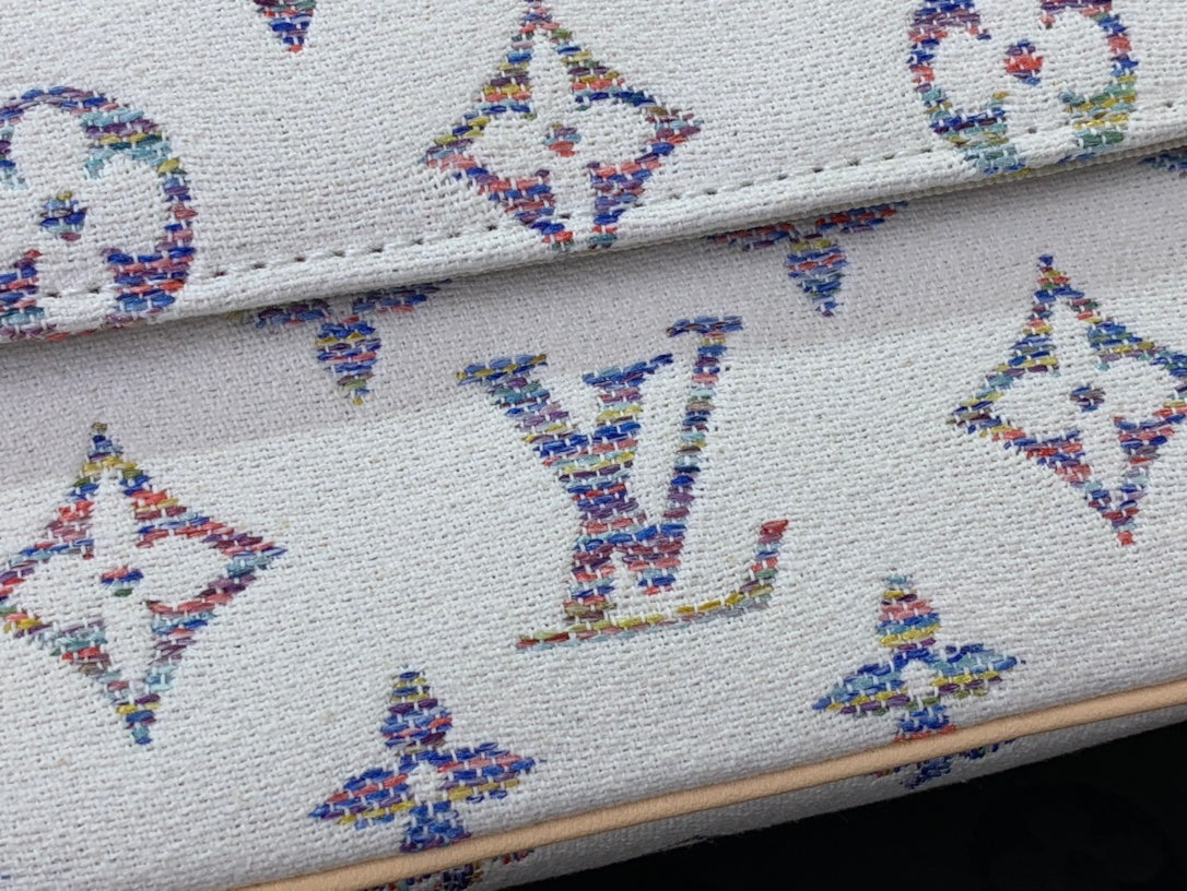 ＬＳ ＶＴＴＯＮ WALLET ON CHAIN IVY