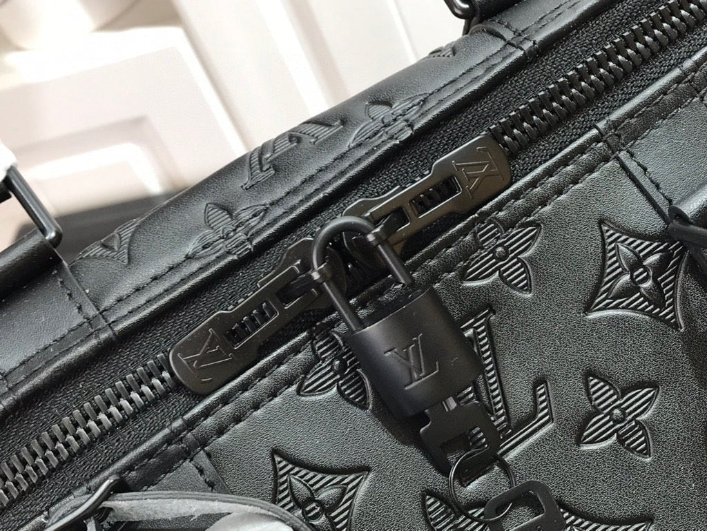 ＬＳ ＶＴＴＯＮ KEEPBALL 50 BLACK LEATHER TRAVEL BAG