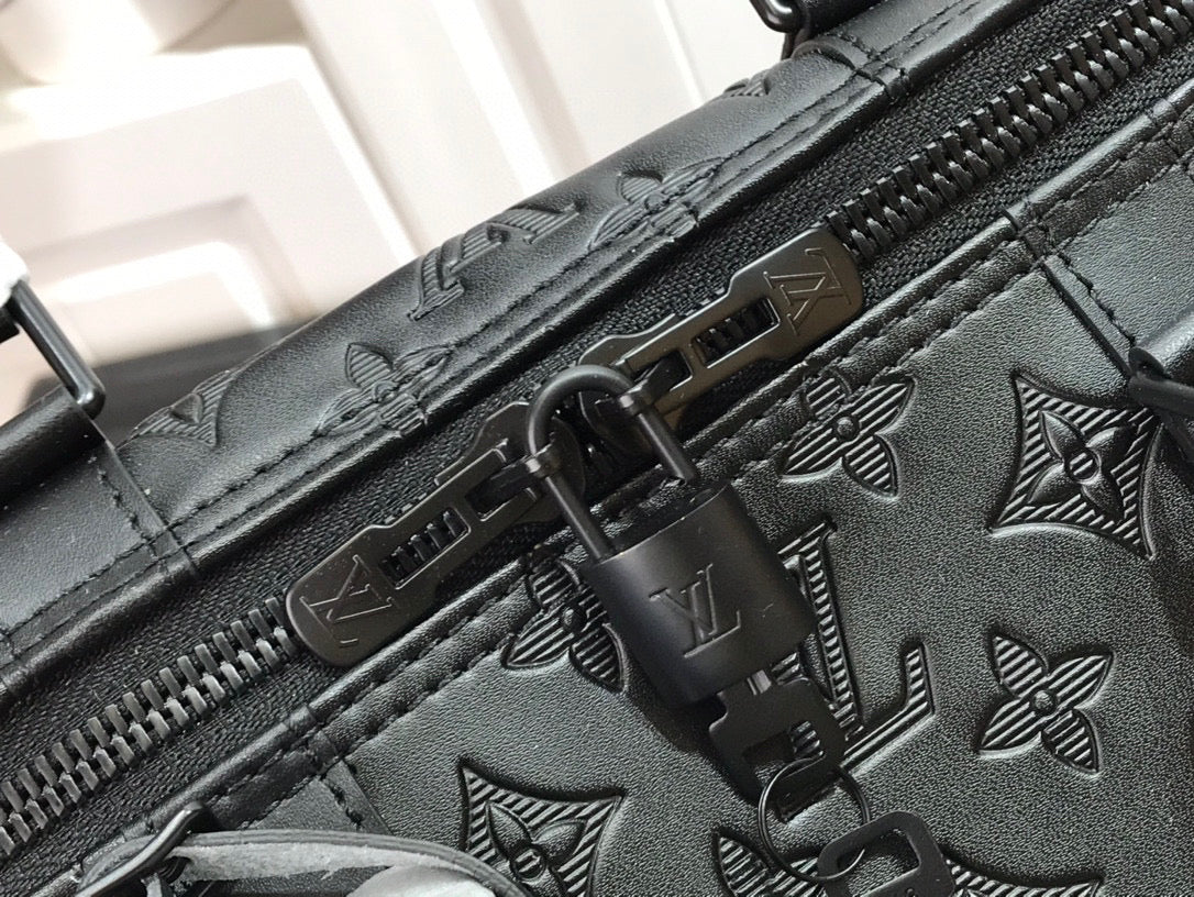 ＬＳ ＶＴＴＯＮ KEEPBALL 50 BLACK LEATHER TRAVEL BAG