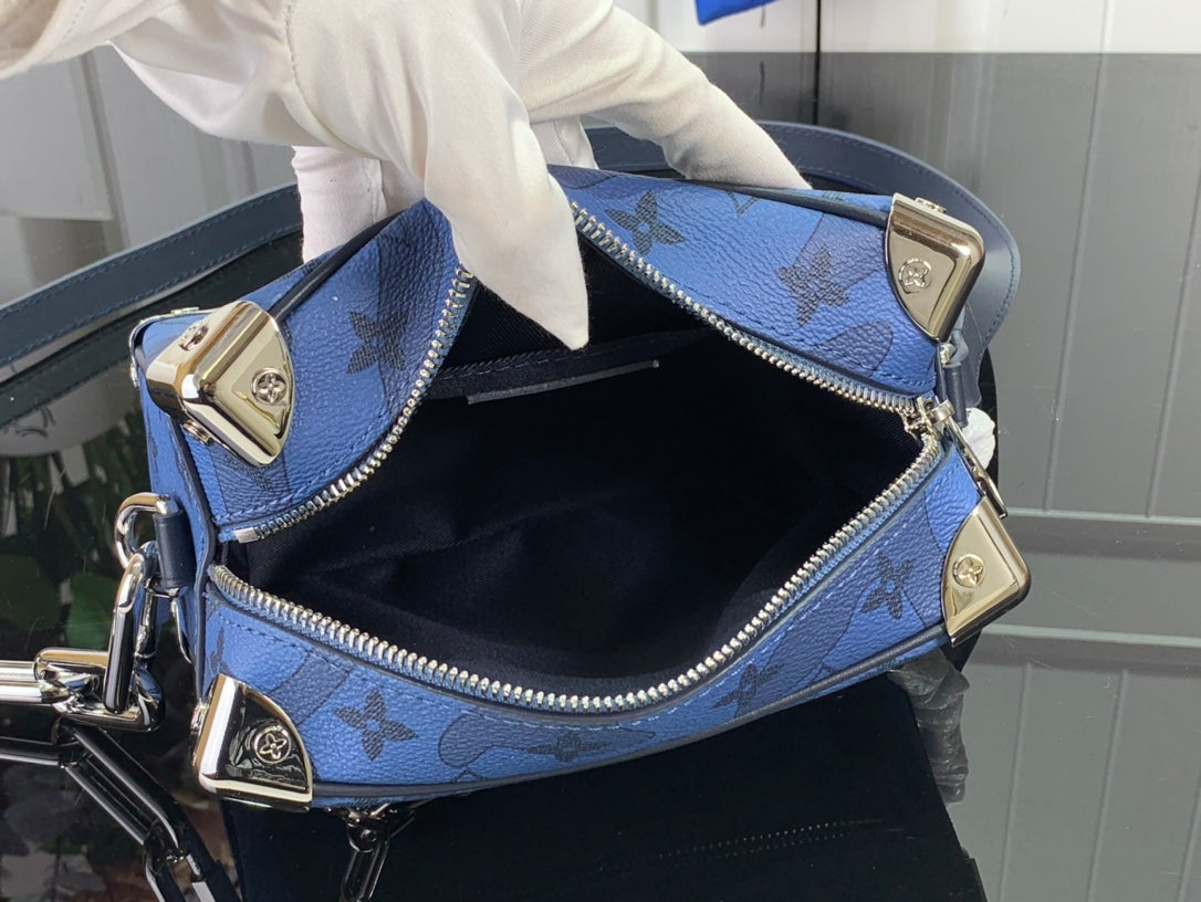 ＬＳ ＶＴＴＯＮ DISCOVERY SHOULDER BAG NAVY
