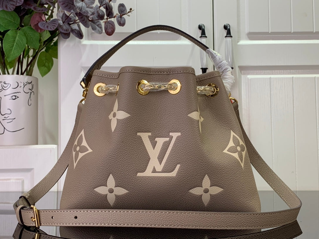 ＬＳ ＶＴＴＯＮ SUMMER BUNDLE BAG BLACK/BEIGE/UMBER