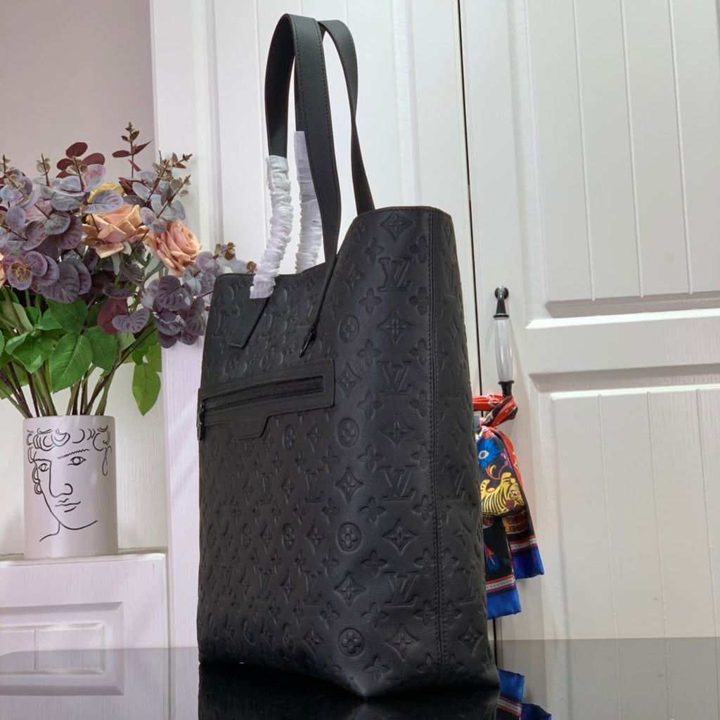 ＬＳ ＶＴＴＯＮ EXCURSION TOTE G65