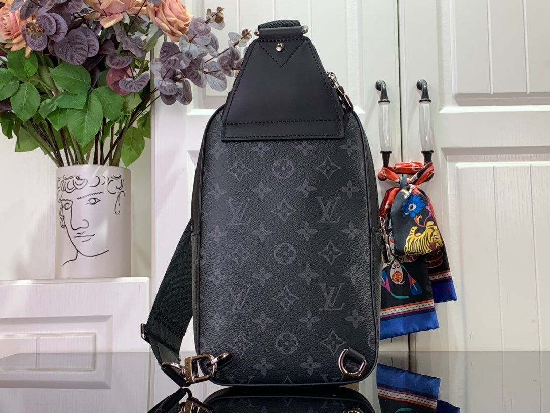 ＬＳ ＶＴＴＯＮ AVENUE SLINGBAG PM