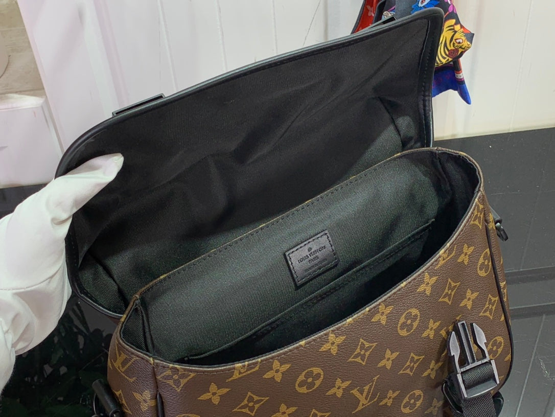 ＬＳ ＶＴＴＯＮ TRAIL MESSENGER
