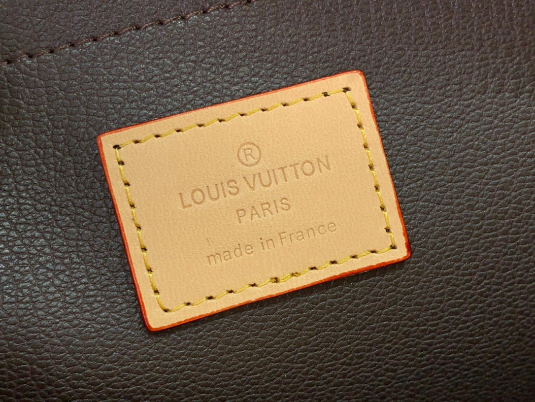 ＬＳ ＶＴＴＯＮ LOCKER DOPP KIT