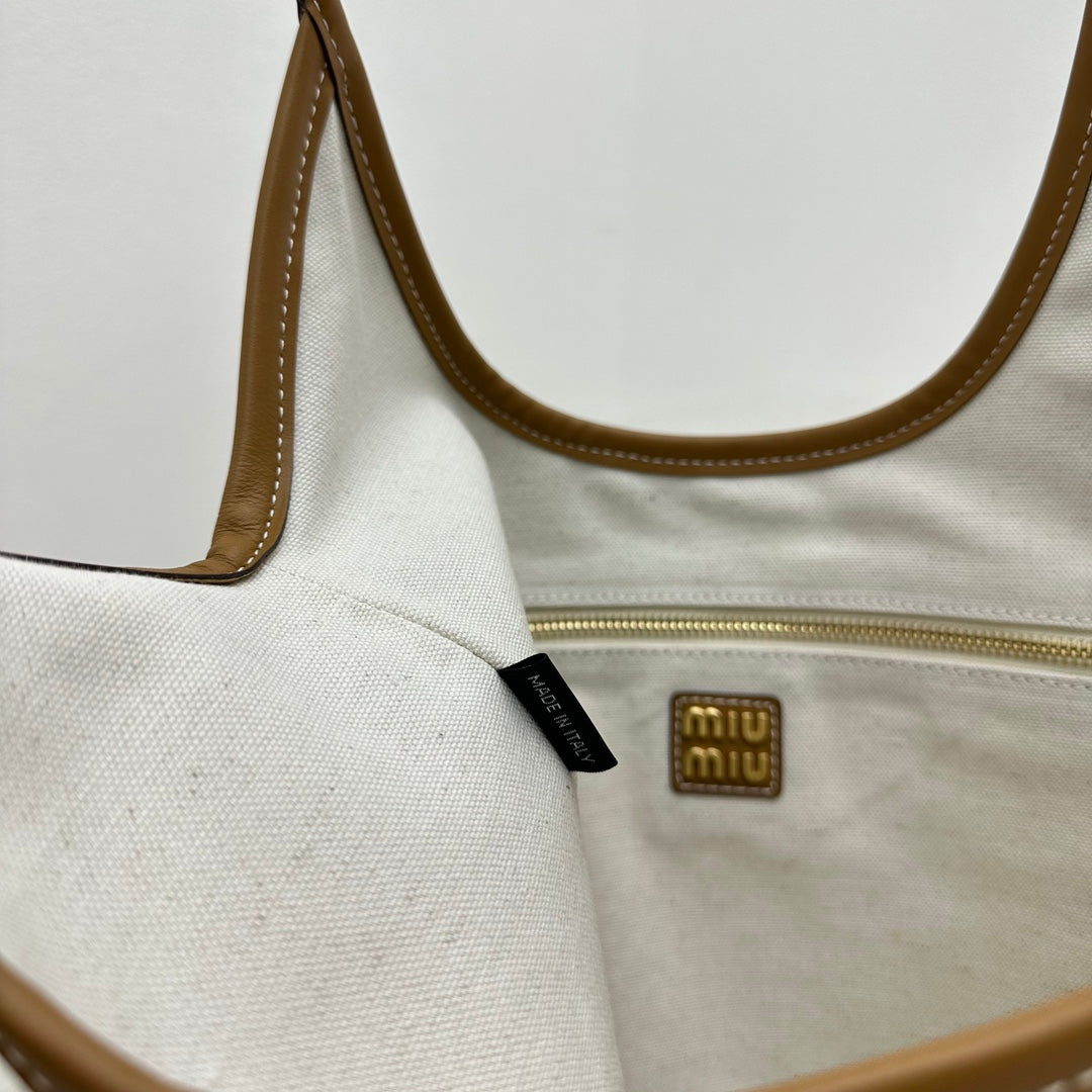 ＭＩ ＭＵ IVY LEATHER BAG COGNAC