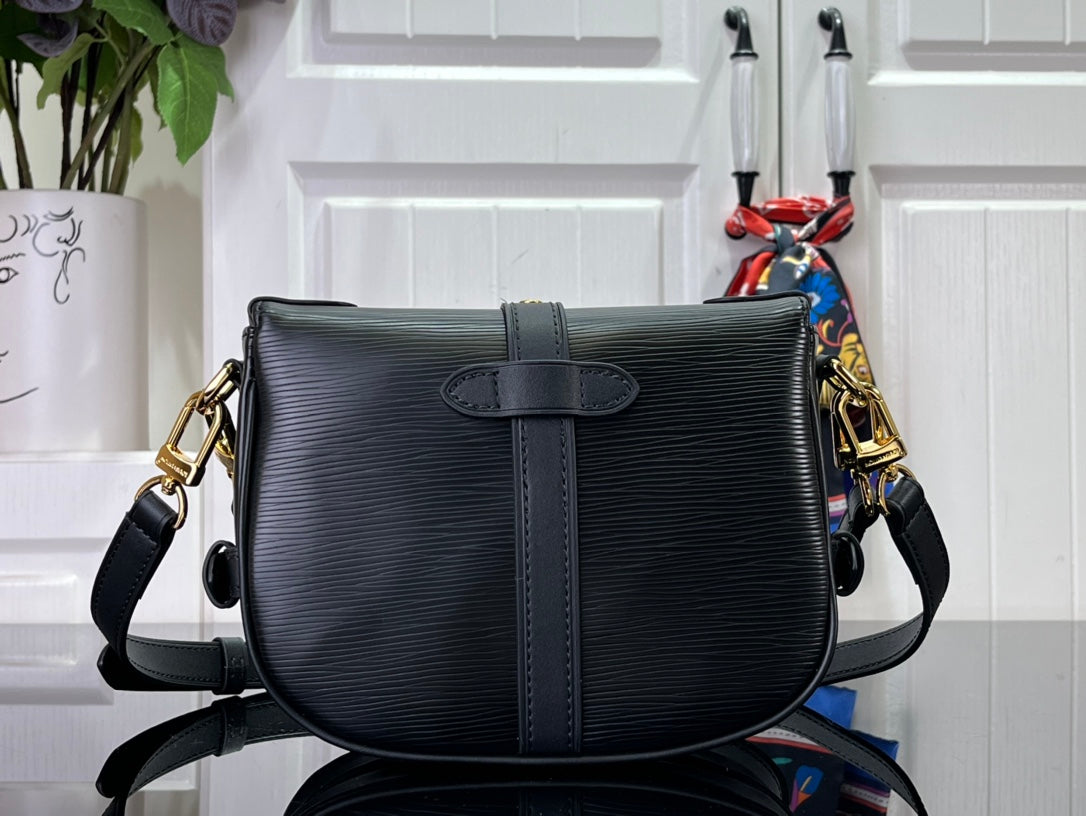 ＬＳ ＶＴＴＯＮ SAUMUR BB BLACK