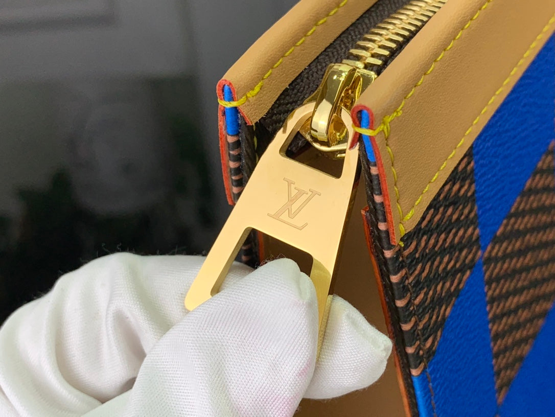 ＬＳ ＶＴＴＯＮ POCHETTE VOYAGE MM