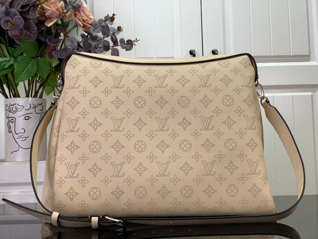 ＬＳ ＶＴＴＯＮ MAHINA HAND IT ALL MM BLACK/BEIGE/CREME