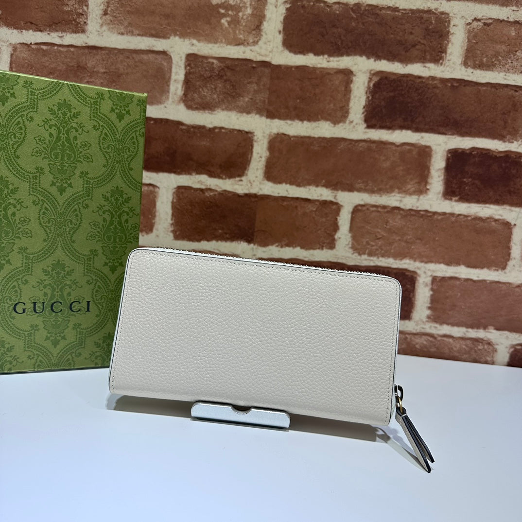ＧＣＣＩGG INTERLOCKING LONG WALLET WHITE