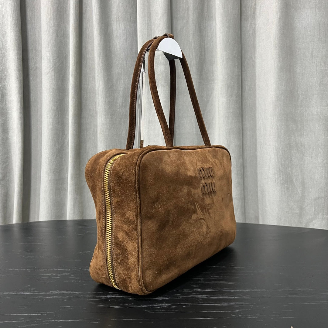 ＭＩ ＭＵ TOTE BAG IN BROWN