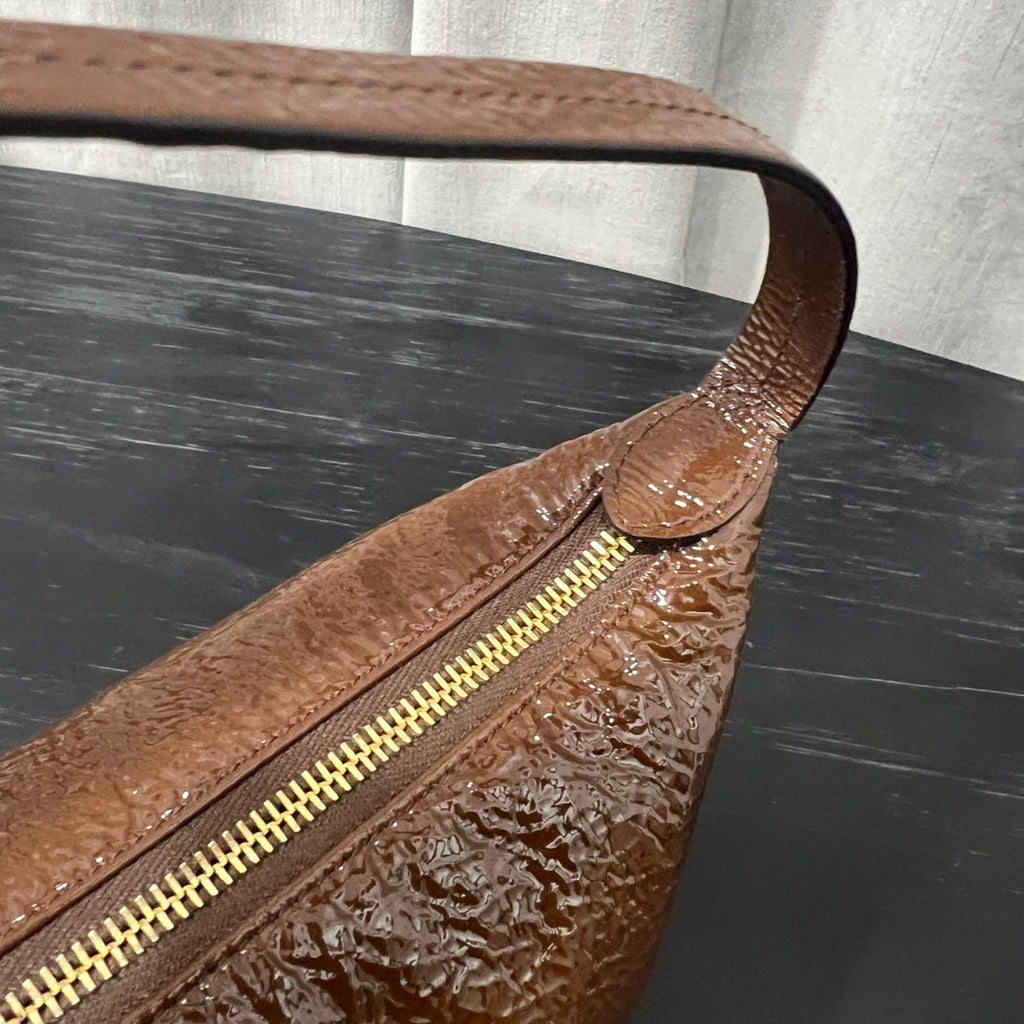 ＭＩ ＭＵ NAPLAK PATENT LEATHER POUCH PALISANDER